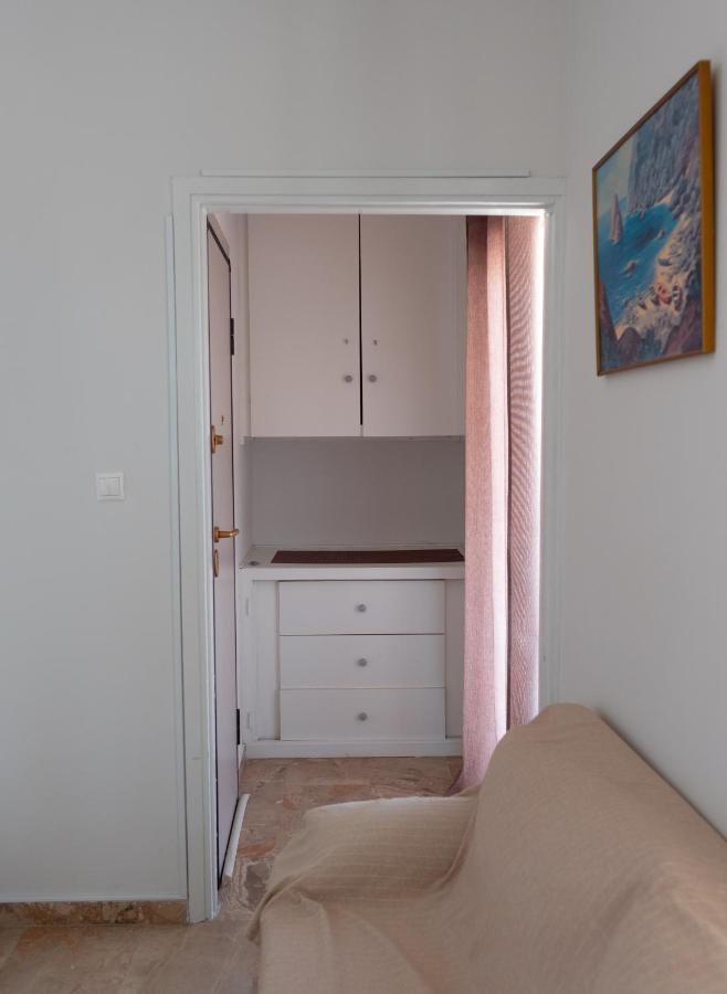 Whitehouse Loutraki Apartment Екстериор снимка