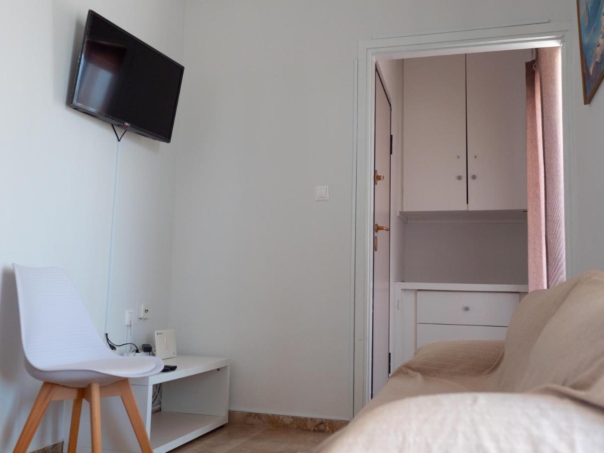 Whitehouse Loutraki Apartment Екстериор снимка